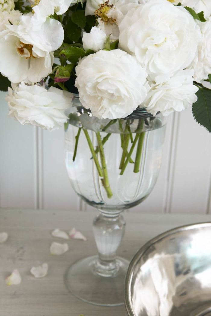 woonhome-witte-interieurs-wit-interieur-inspiratie-peonies