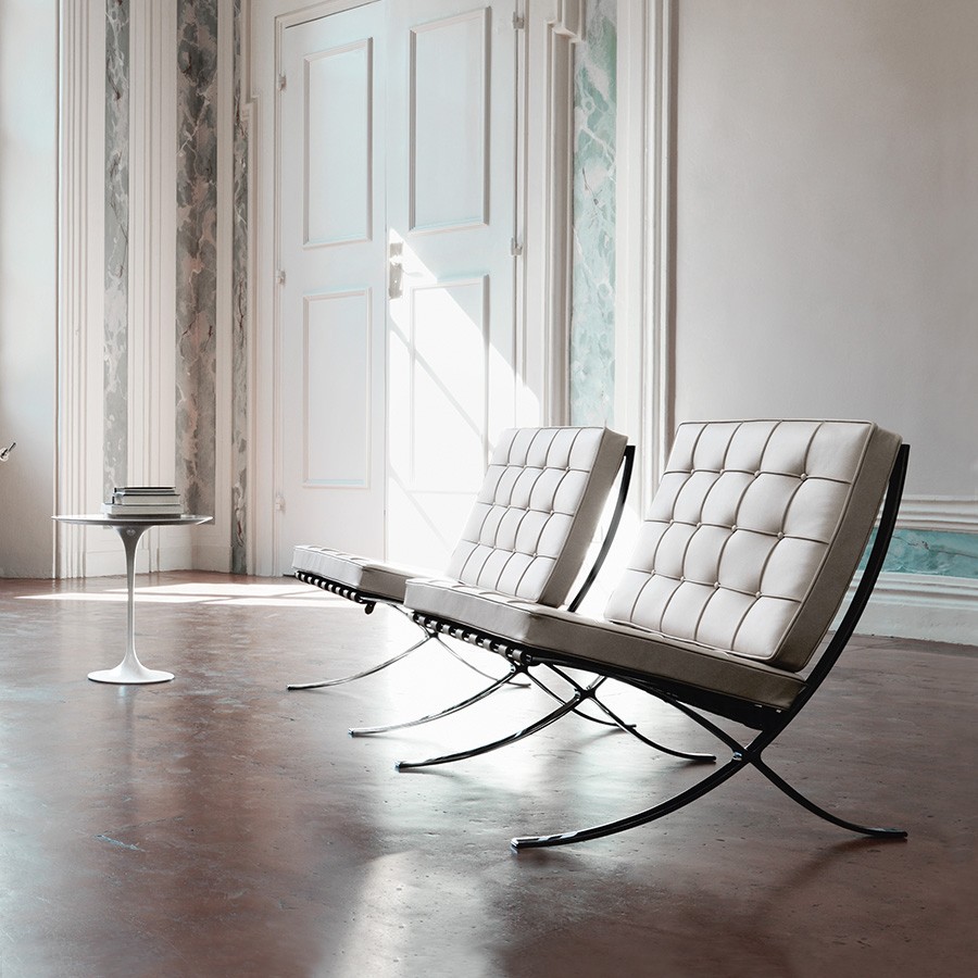 woonhome-barcelona-chair-side-table-saarinen-model-250L-ludwig-mies-van-der-rohe-lilly-reich-creme-wit