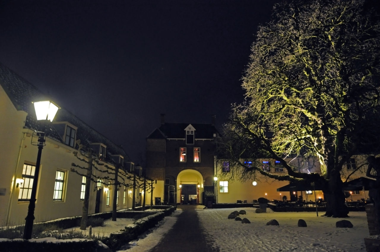 woonhome-binnenplaats-kasteel-montfoort-winter-nacht-romantisch