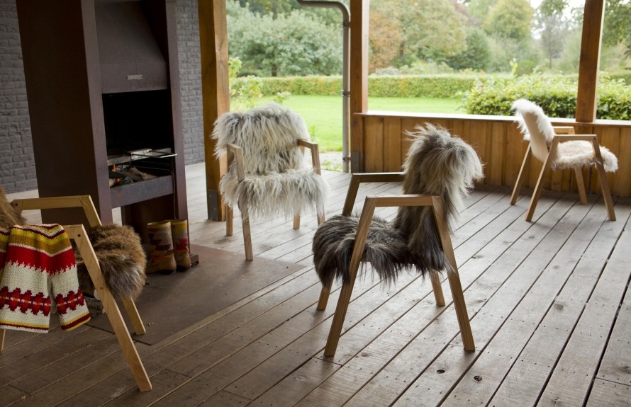 woonhome-interieur-hout-design-nederlandse-designers-flock-of-chairs-van-melle-koot-kudde-stoelen