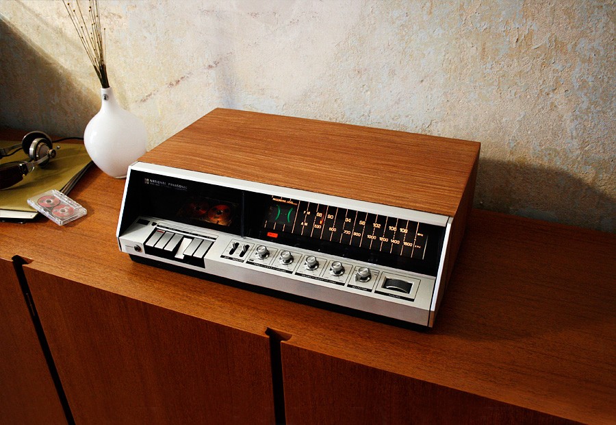 woonhome-vintage-klassieke-muziekspelers-interieur-technics-panasonic-national-rs-2815