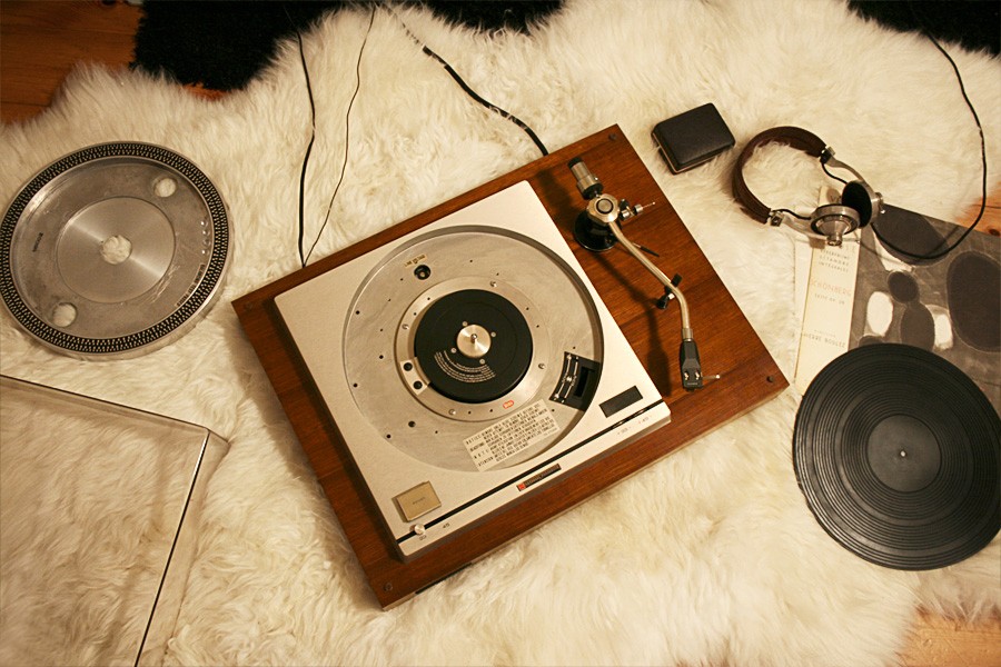 woonhome-vintage-klassieke-muziekspelers-interieur-technics-sl-1000