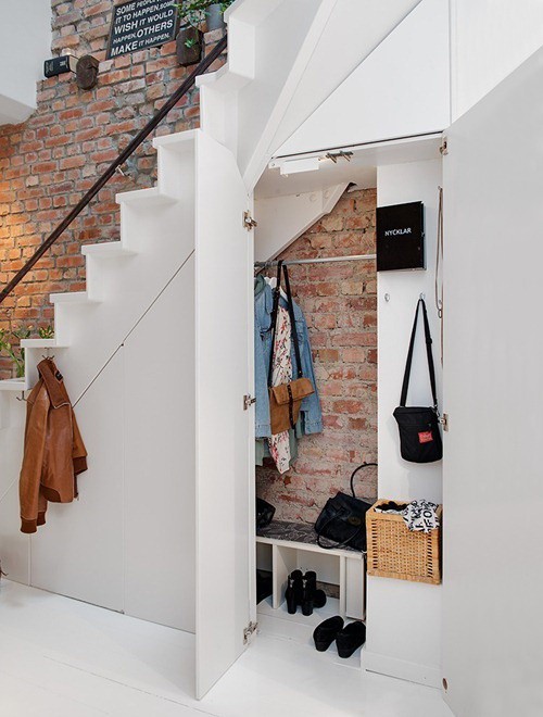 woonhome-brickwall-in-een-wit-en-stijlvol-interieur