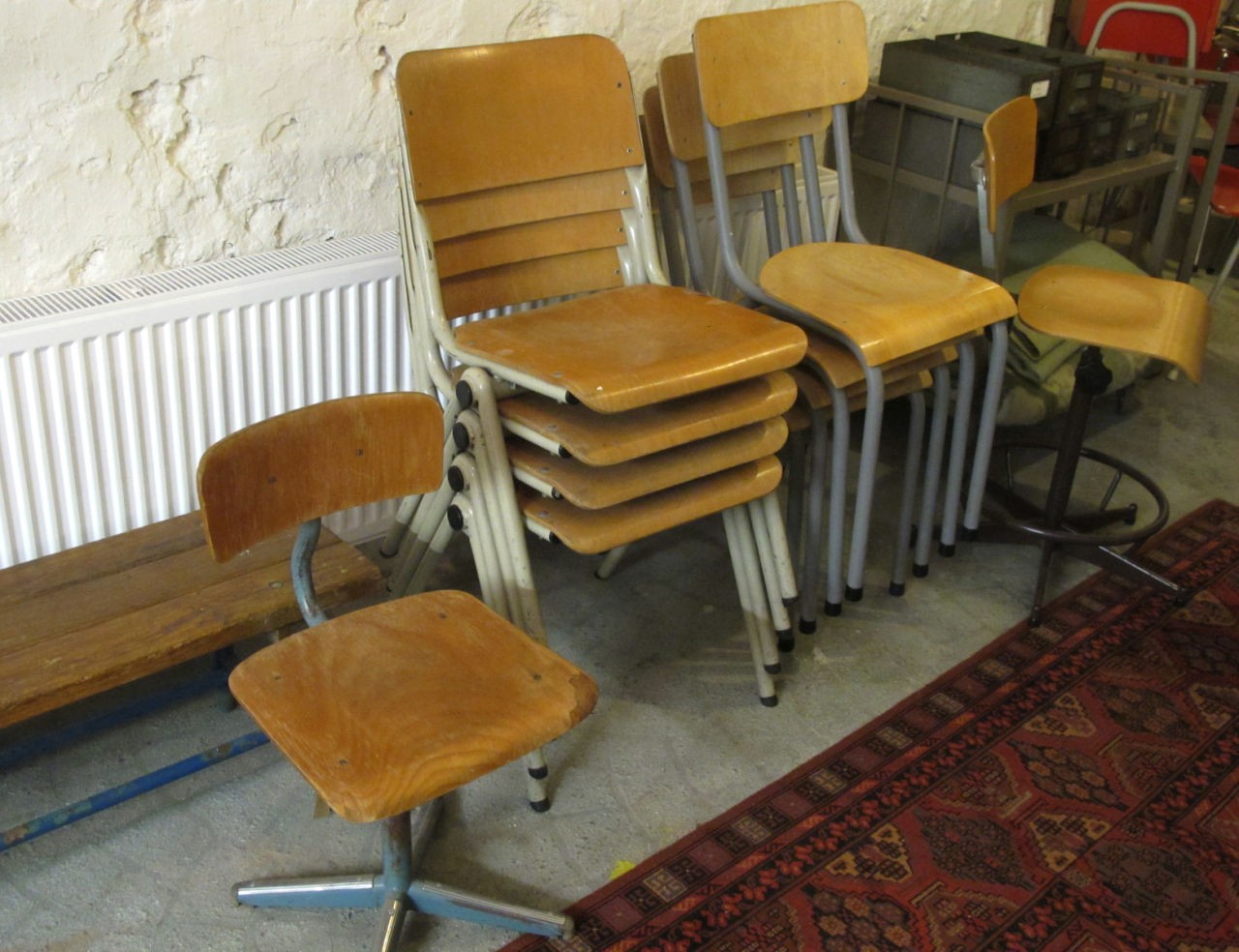 woonhome-vintage-industriele-stoelen-krukken-utrecht-te-koop-blackbird