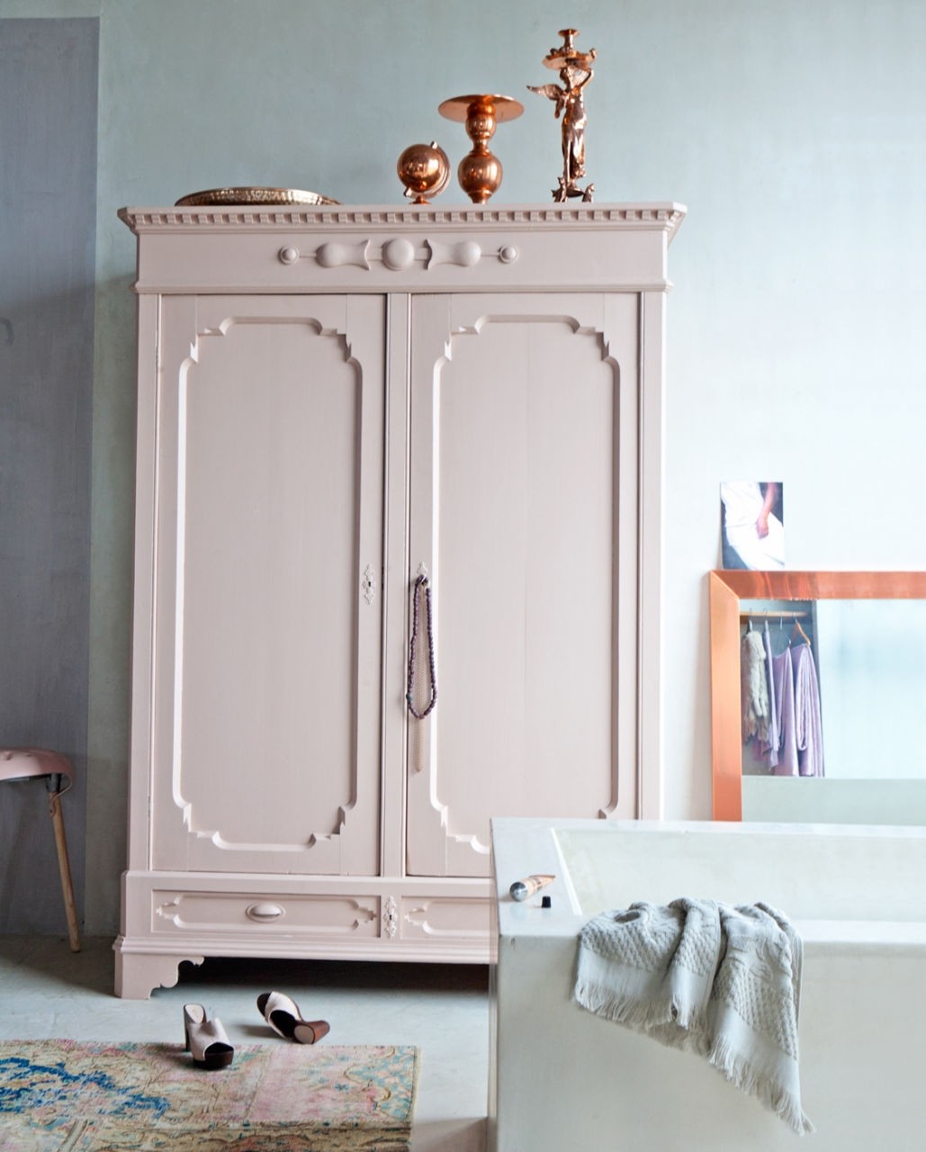 woonhome-cream-woontrends-2016-kledingkast-roze-koper