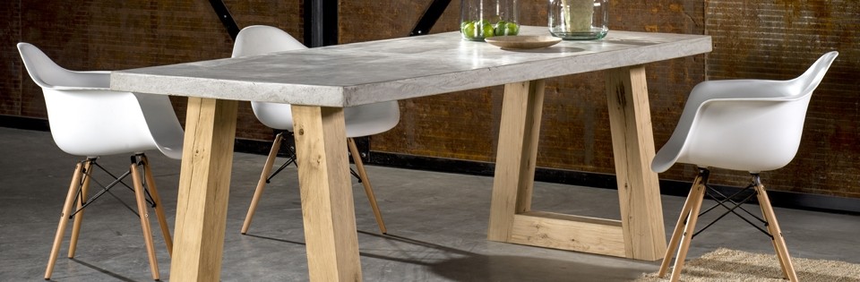 woonhome-tafel-betonnen-tafelblad-hout-onderstel-robuuste-stoere-look-tafels