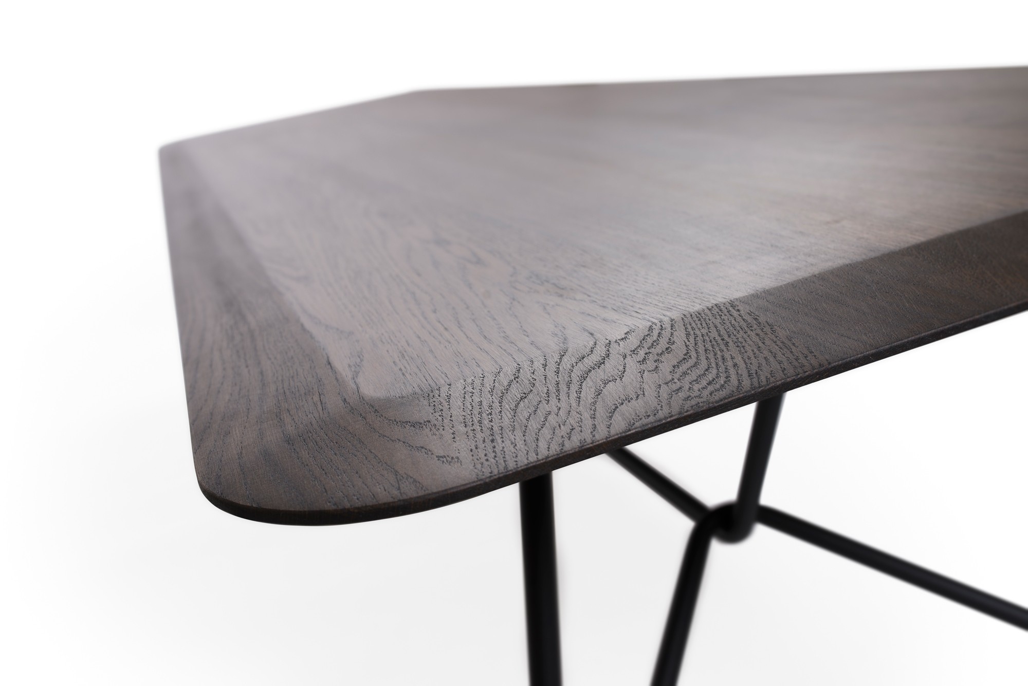 woonhome-designtafel-Tafel-designtafel-tafels-tafelblad-verjongd-peter-van-de-water-odesi