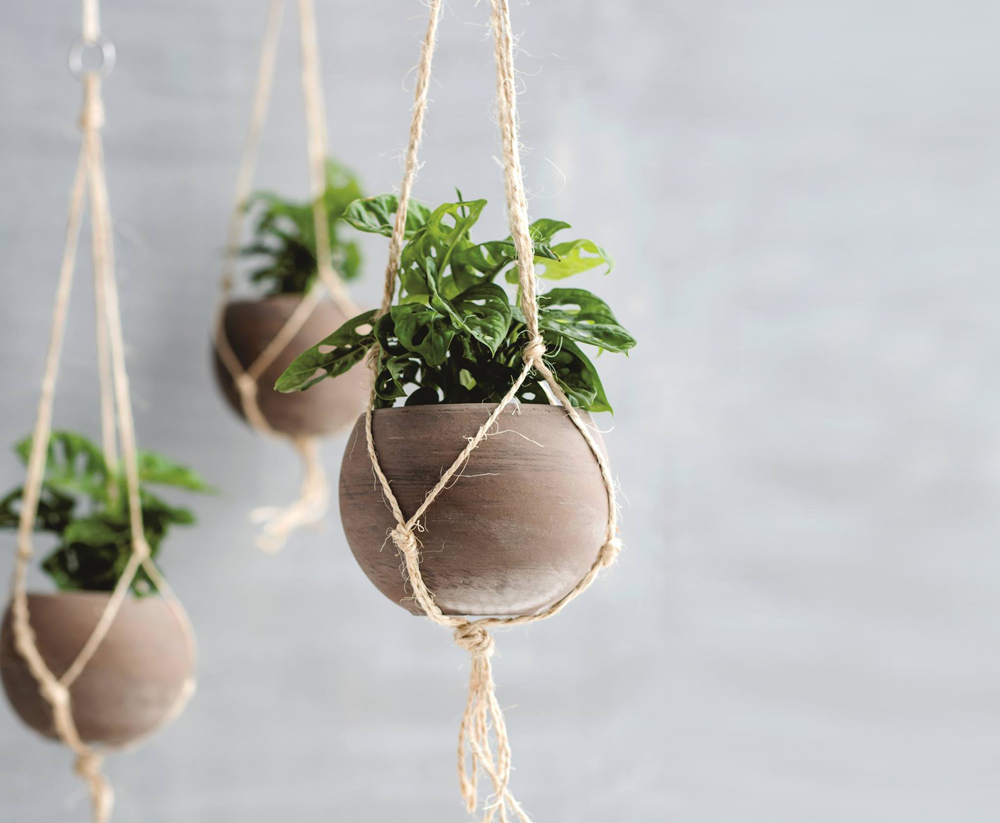 Ga de hoogte in met je Urban Garden. Hangende potten met planten zijn dan ideaal!