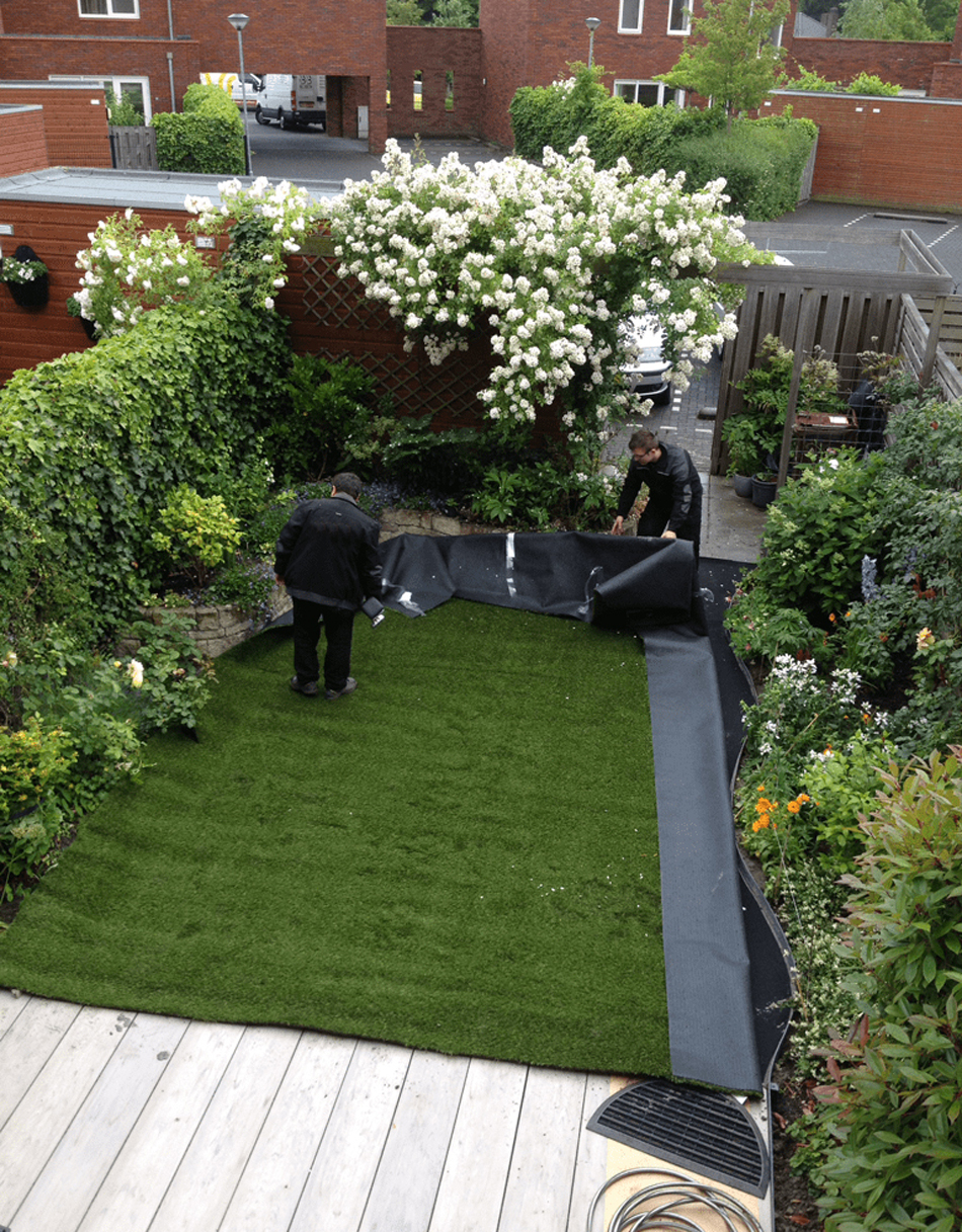 Houd 5 cm grasmat over voor de randen van je tuin. 