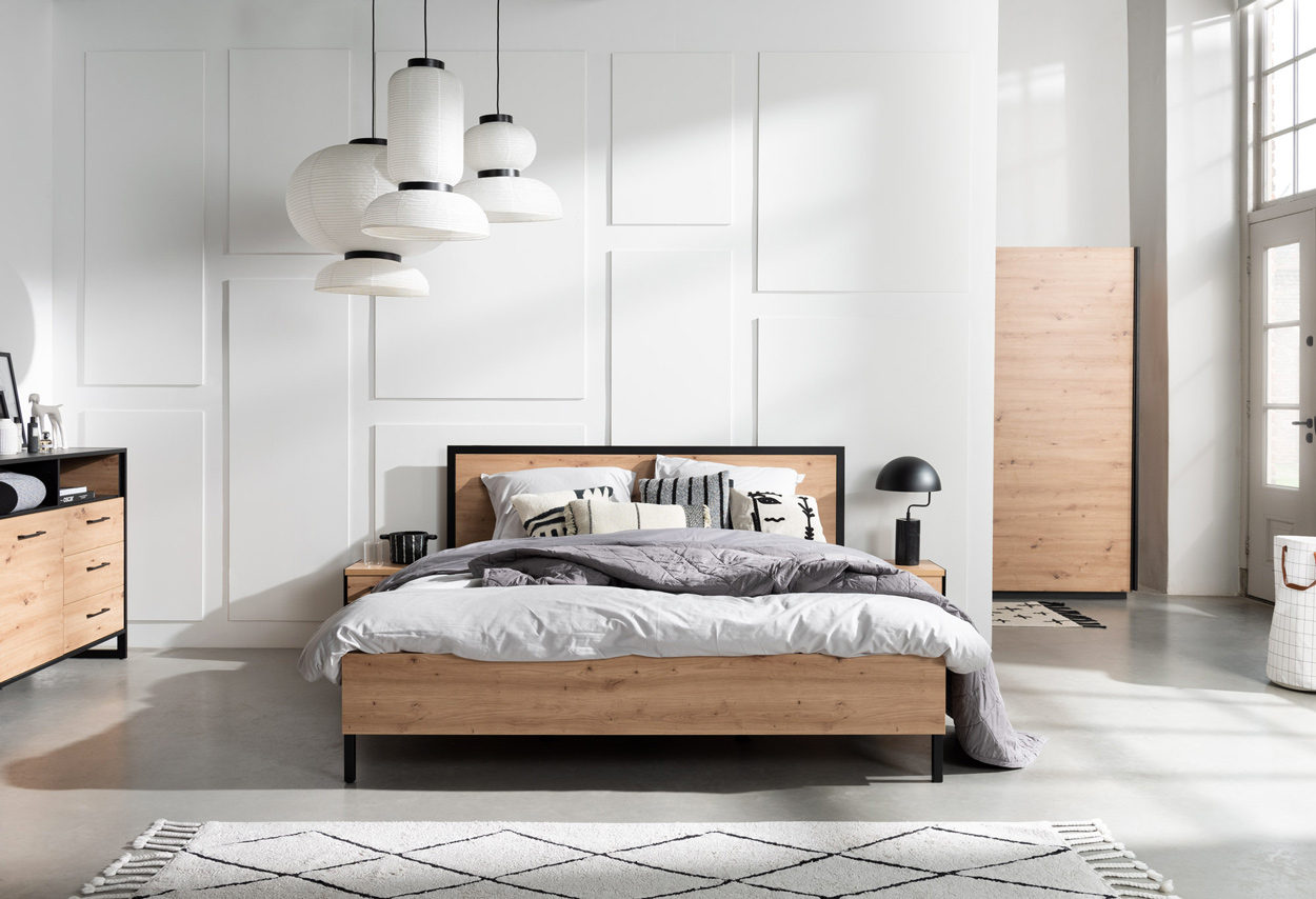 Creëer een complete houtlook in je slaapkamer met de bedden en slaapkamermeubels van Swiss Sense. 