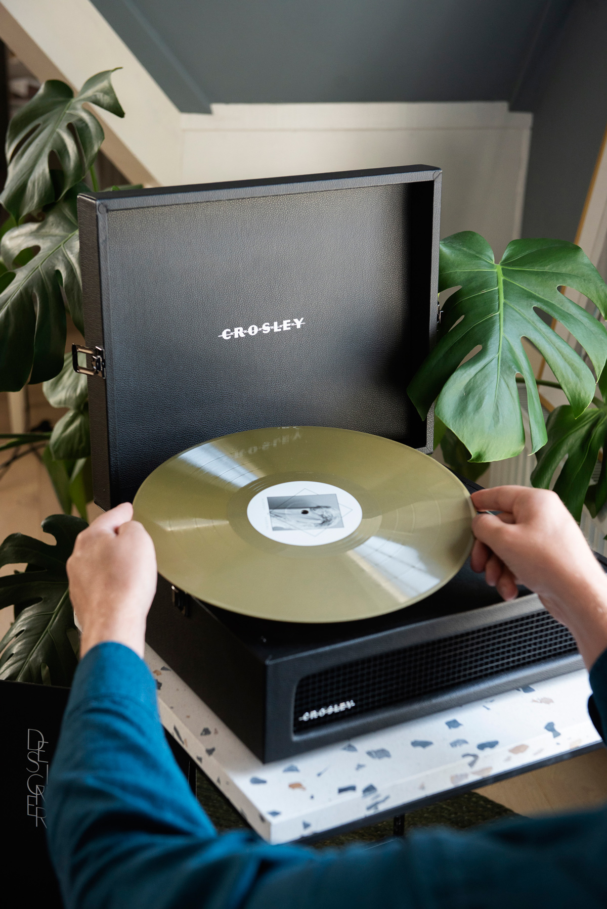 Draai 'gouwe ouwe' platen in deze Black Edition van de Crosley Voyager.