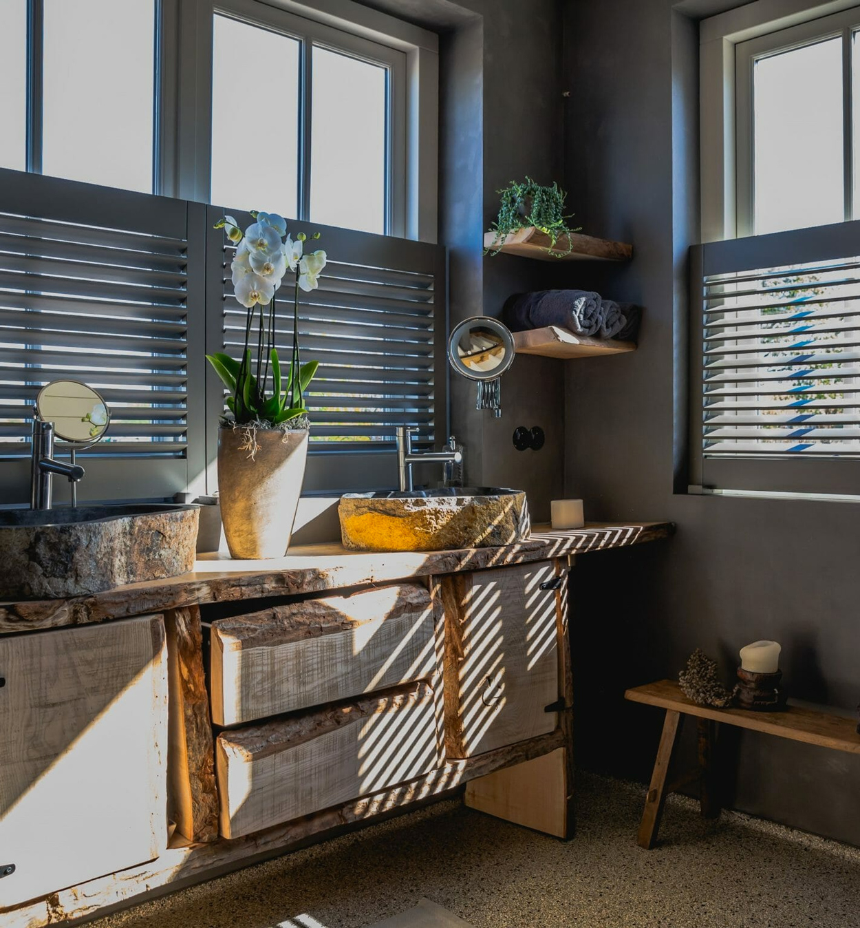 Exclusieve Piet Boon® collectie shutters in de badkamer.