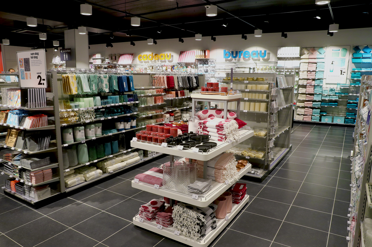 Hema winkel met uitgebreid assortiment woonproducten.