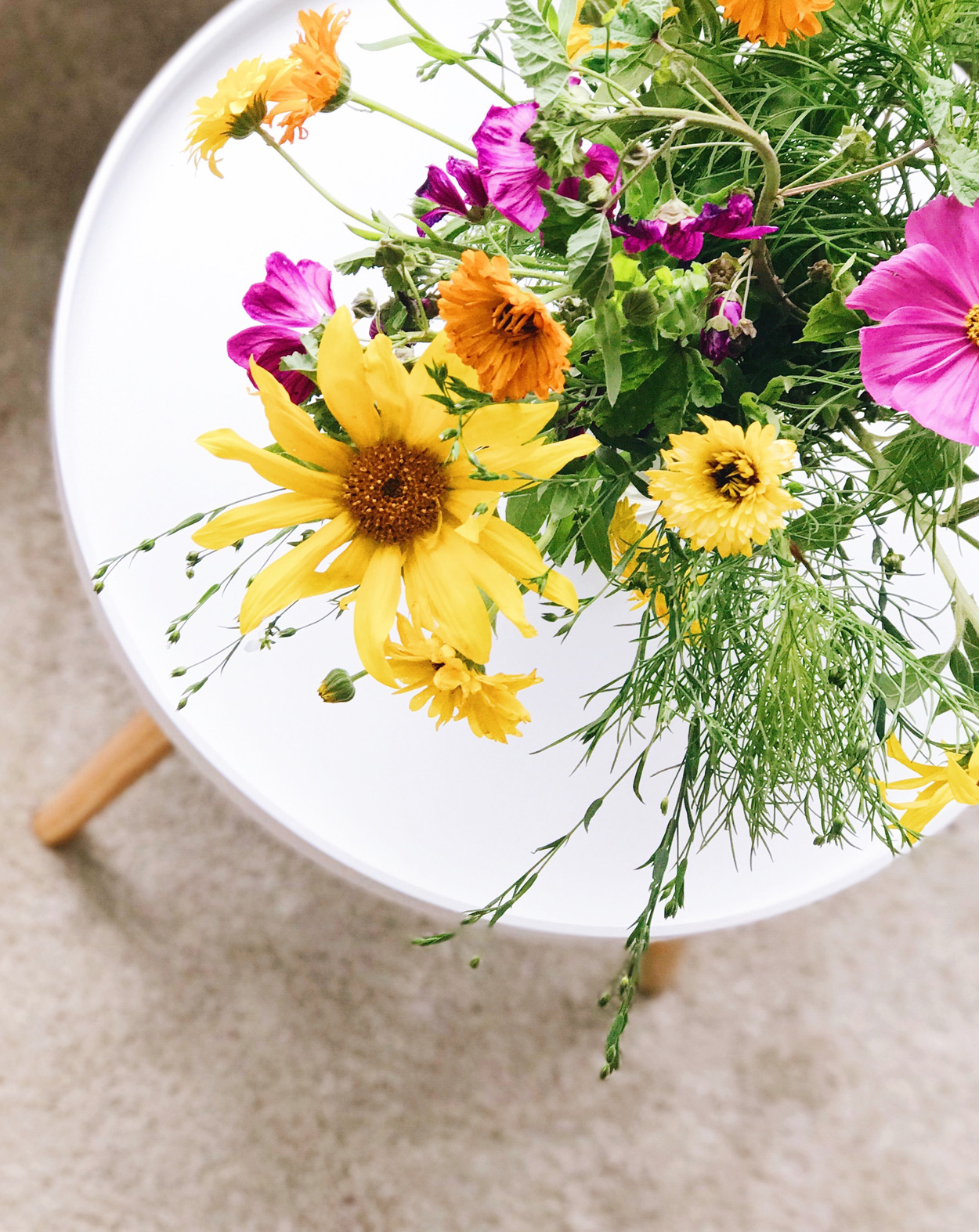 Bos met wilde veldbloemen maken je interieur zomers. 