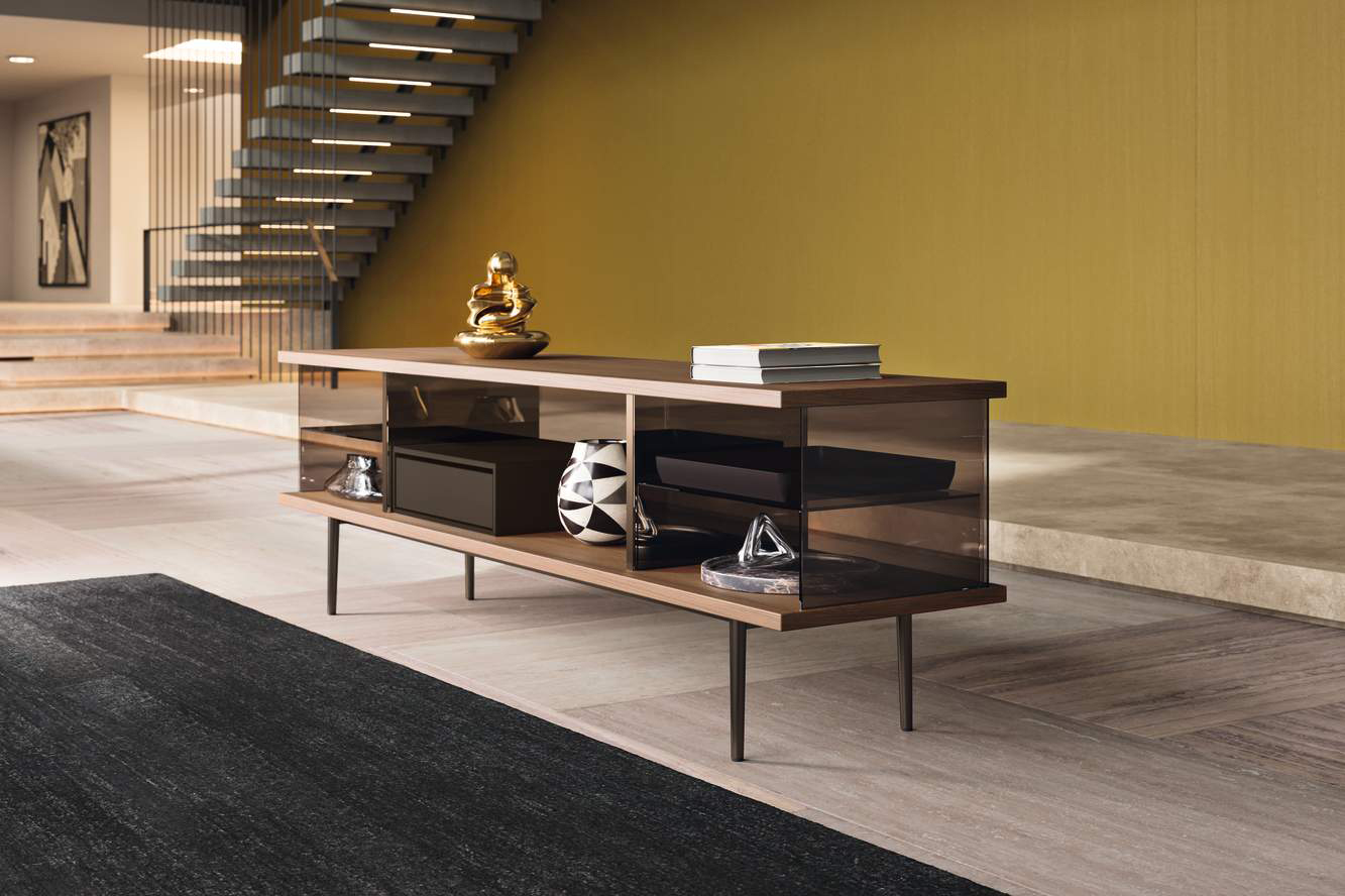 The Farns is een prachtige designcombinatie van een dressoir, sideboard en commodekast.