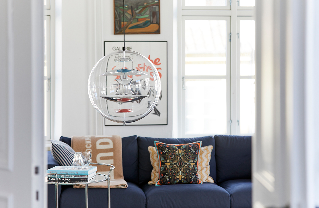 Verner Panton die de Verpan Globe Lamp ontwierp is een van de meest invloedrijke ontwerpers uit Denemarken. Naast deze lamp ontwierp hij ook meubels tapijten en behang.