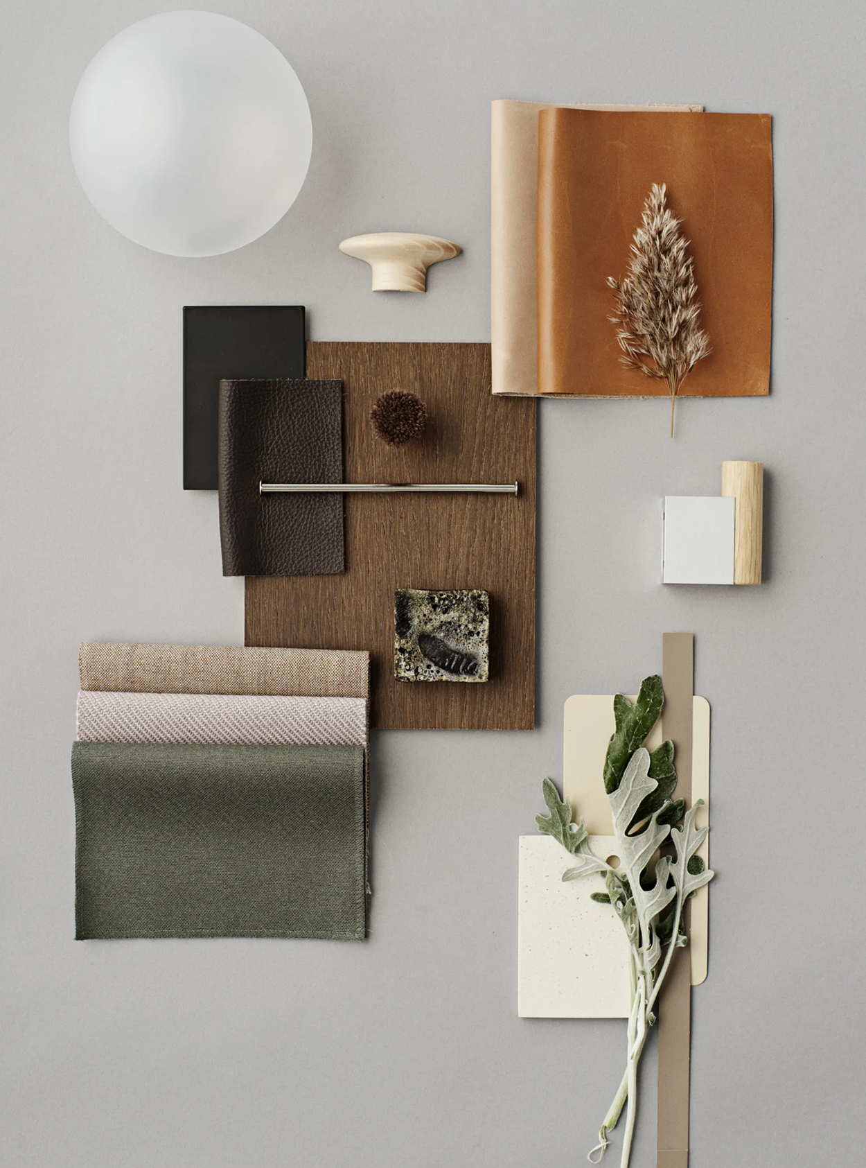 Collage van het designmerk Muuto met natuurlijke materialen en kleuren als basis voor hun collectie meubels en woonaccessoires.