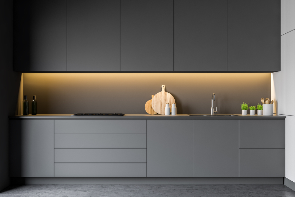 woonhome-keuken-verlichting-keuken-ledlampen=ledverlichting-zwarte-moderne-keuken-1.jpg