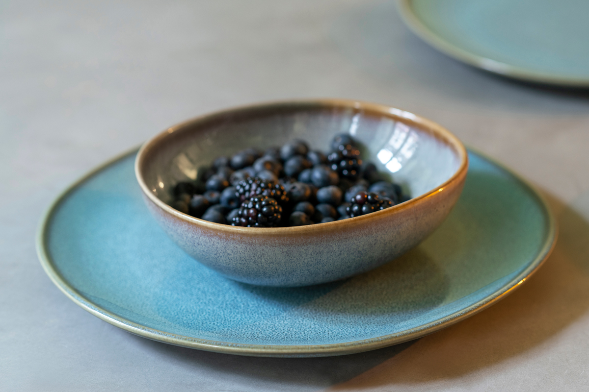 De basis voor een heerlijk ontbijtje of een fantastisch diner: servies van kwalitatief sterk aardewerk.