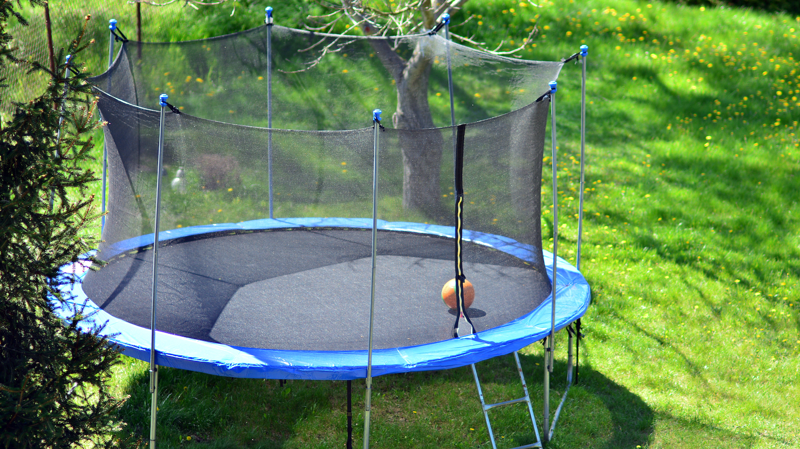 woonhome-kiezen-beste-trampoline-in-de-tuin-ronde-trampoline-op-poten-1