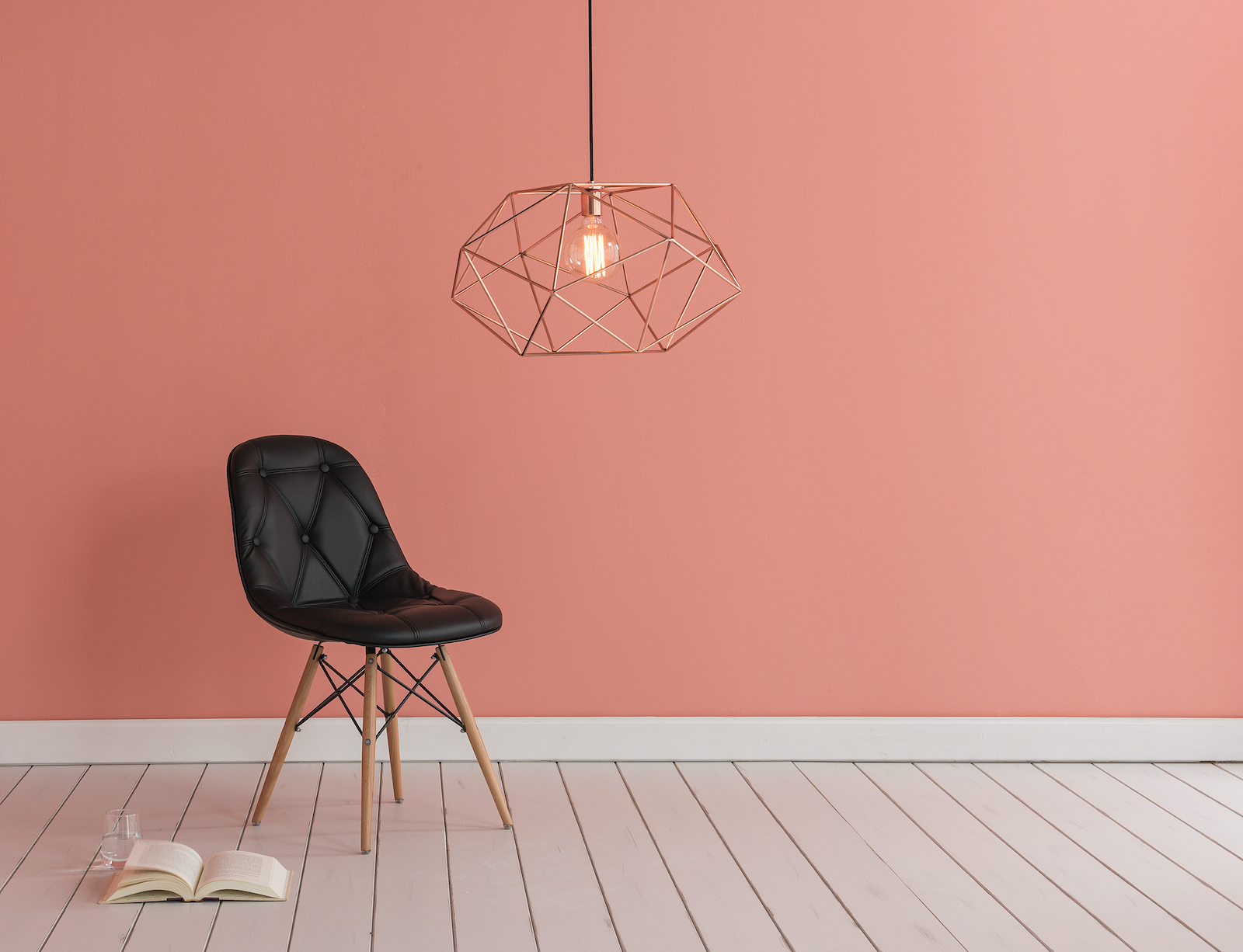 woonhome-pastel-roze-gekleurde-muur-sfeervolle-trendkleur-interieur-restyle-inspiratie-1