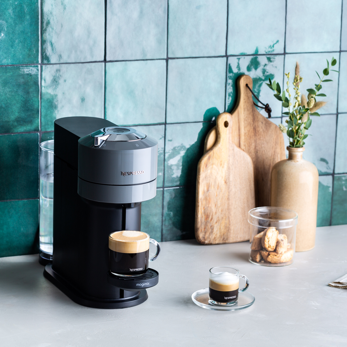 De Nespresso Vertuo Next koffiemachine bestaat voor 54% uit gerecycled plastic.