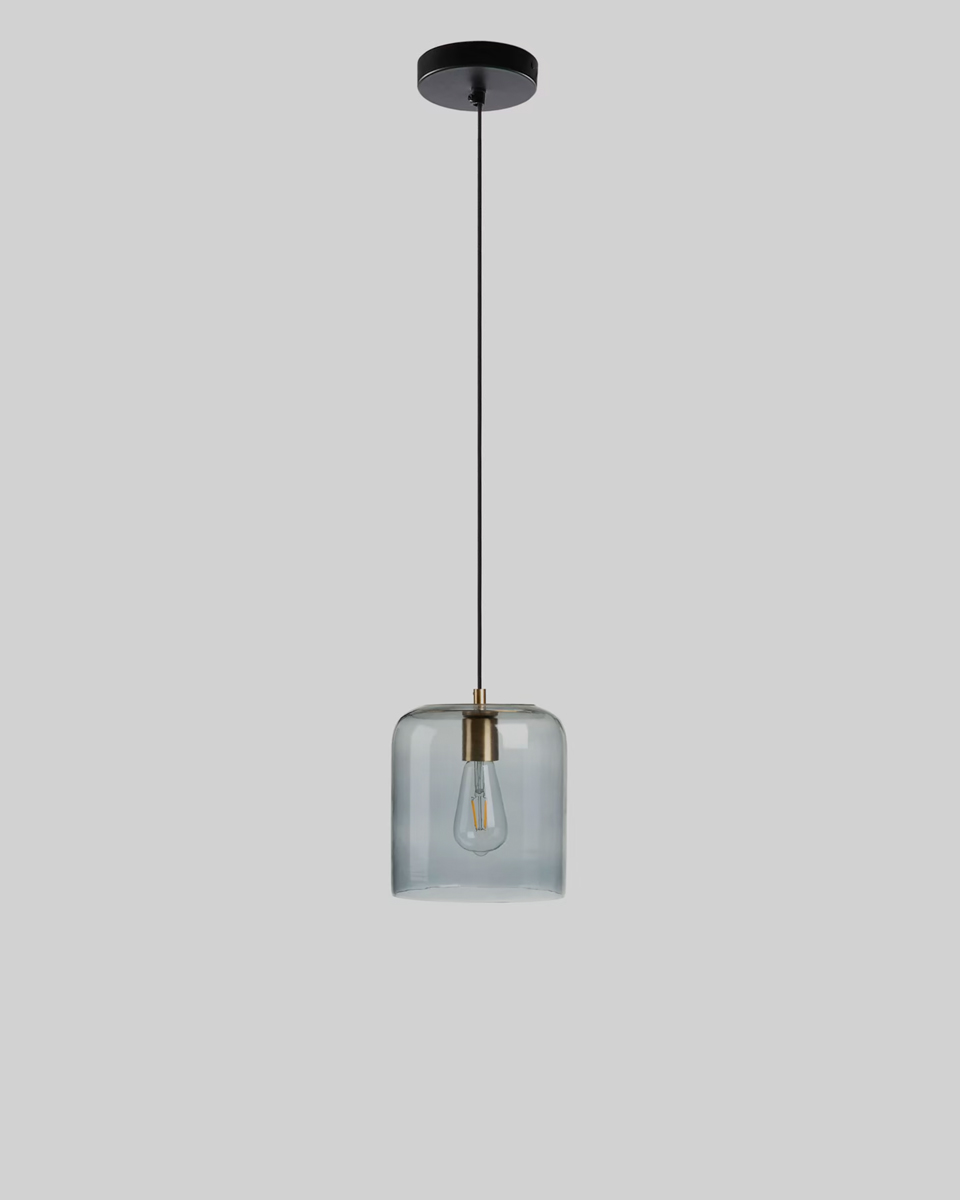 Mooie minimalistische hanglamp, gemaakt van glas. Prachtig boven de eettafel. 