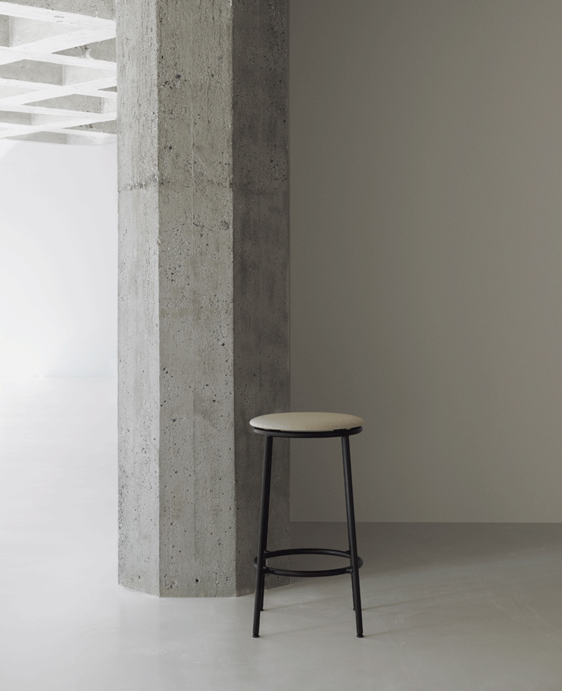 De Circa kruk van Normann Copenhagen heeft een minimalistisch design