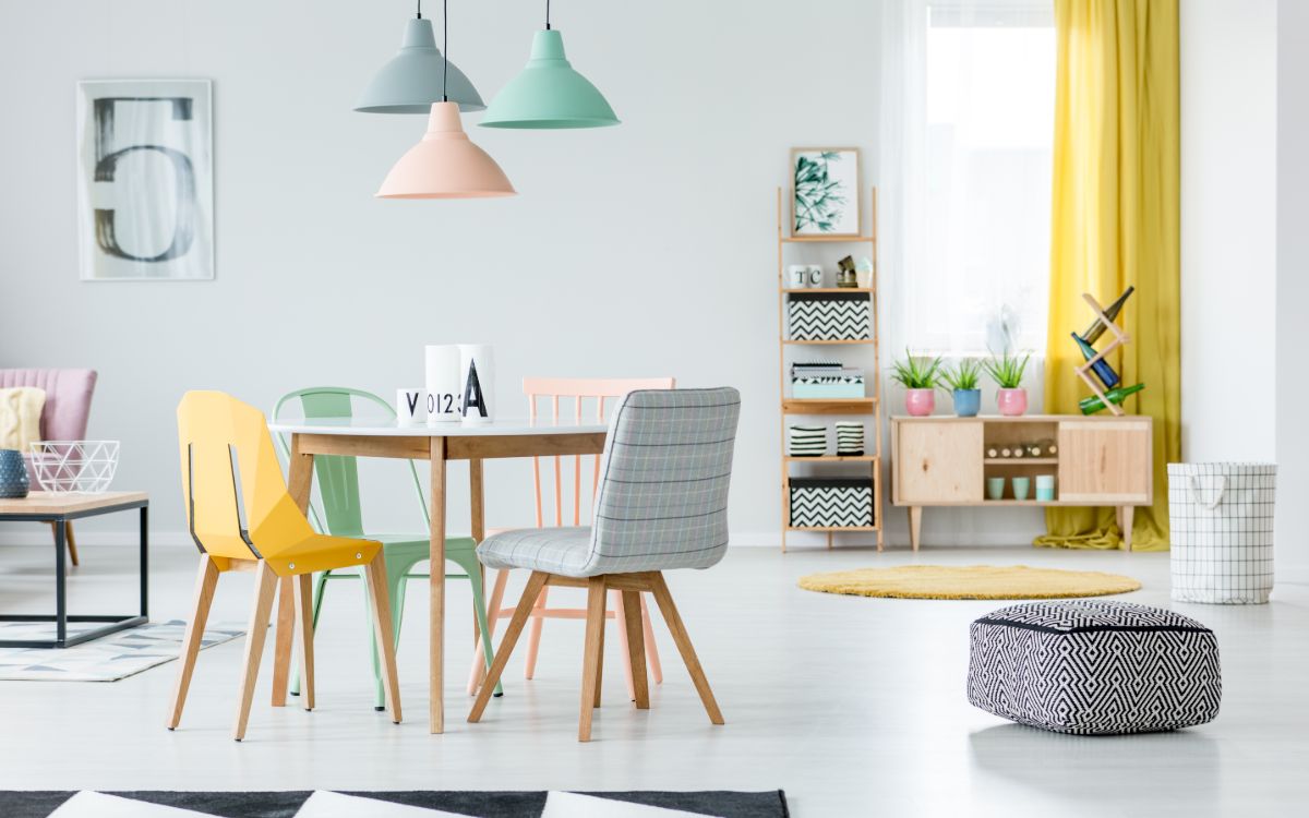 Van Scandinavisch tot vintage en van industrieel tot modern: een interieurstylist kan rekening houden met je stijl en woontrends. 