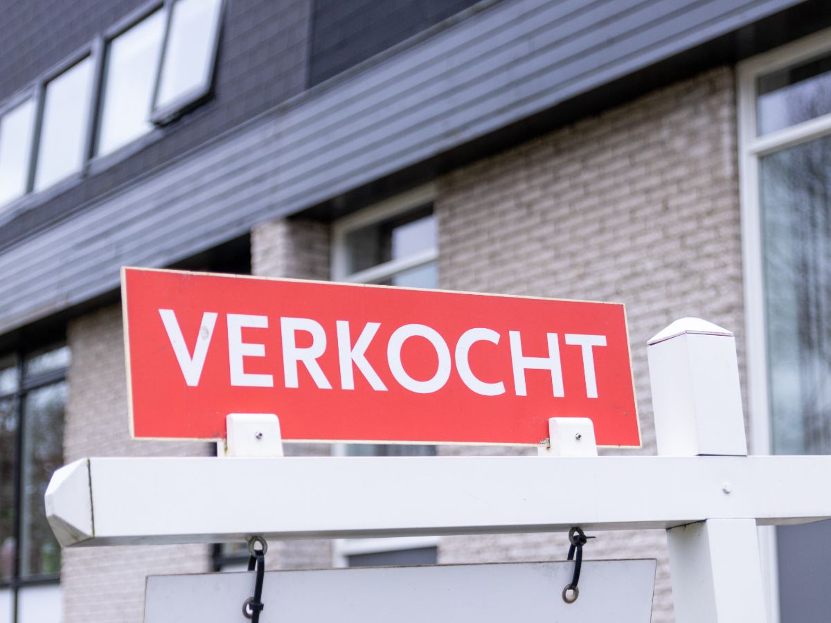 De berekening van de WOZ-waarde gebeurt op basis van de marktwaarde van de woning of het onroerend goed. 