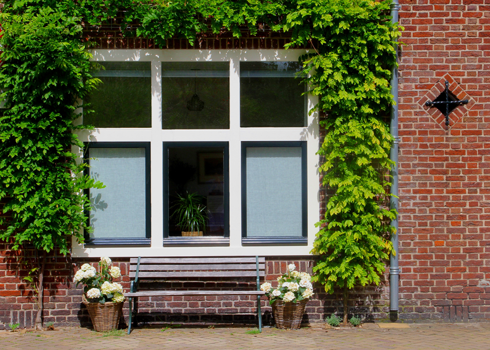 De aanblik van je huis ziet er netjes uit met kunststof kozijnen. 