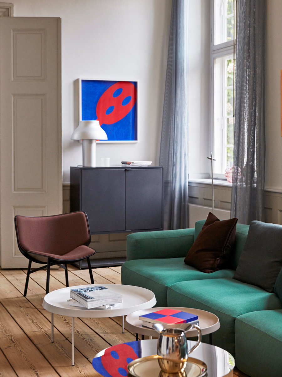 Het Deense meubelmerk HAY heeft een brede collectie meubels volgens de laatste meubeltrends.