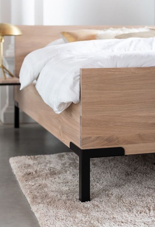 woonhome-swiss-sense-slapen-boxspring-ledikant-slaapkamer-inspiratie-chique-boxspring-houten-ledikant-1