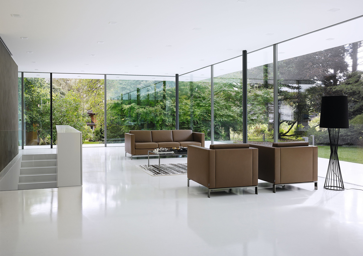 Creëer een strak interieur met minimalistische designmeubels. Zoals de Walter Knoll Foster 500 serie.