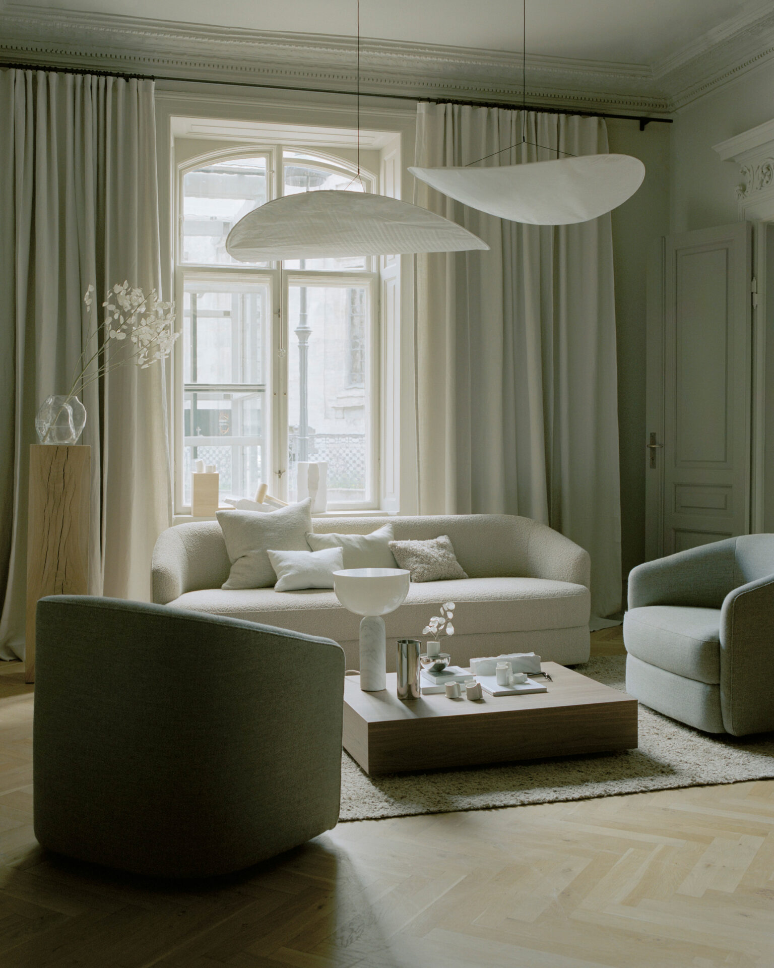 Halve cirkel Vermeend werk Woonhome - Minimalistische meubels voor de woonkamer: van fauteuils tot tv- meubel
