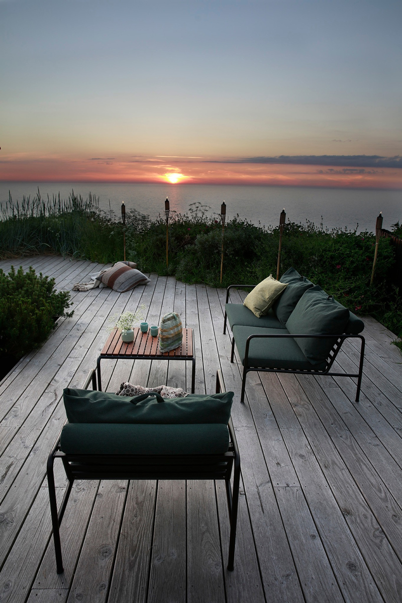 Creëer een ultiem mooie zithoek in de tuin met een bankstel, fauteuil en salontafel voor in de tuin.