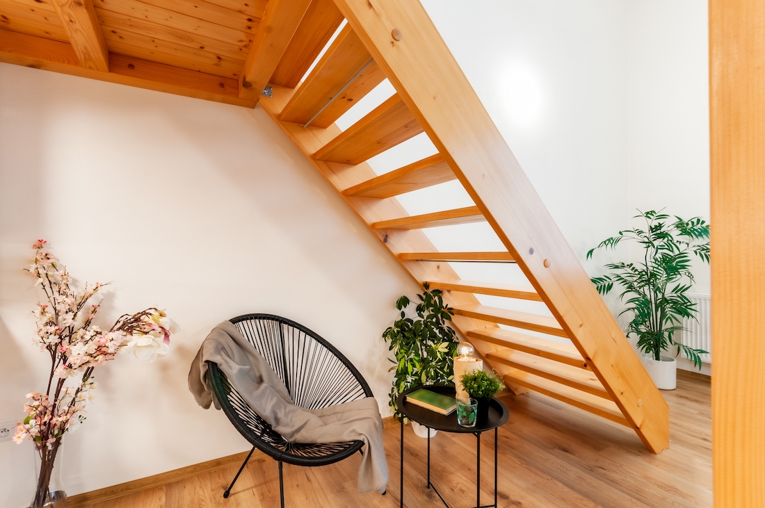 woonhome-trap-trappen-in-huis-plaatsen-houten-moderne-trap-3