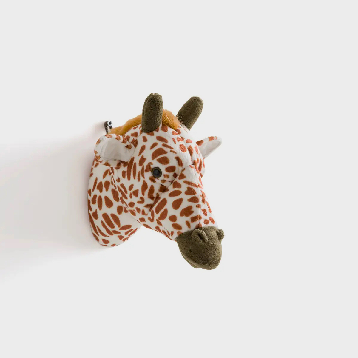 Deze langnek geeft de muur een Afrikaans tintje. Geef je deze giraf voor in de babykamer als kraamcadeau, dan scoor je geheid punten. 