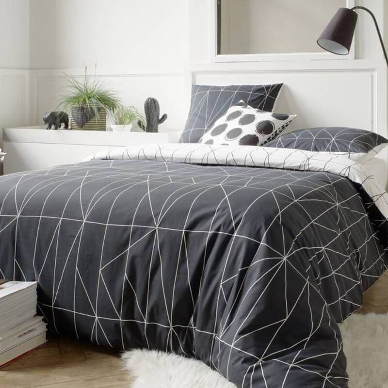In een modern trendy slaapkamer is een zwart wit dekbedovertrek ook een prima keuze. 