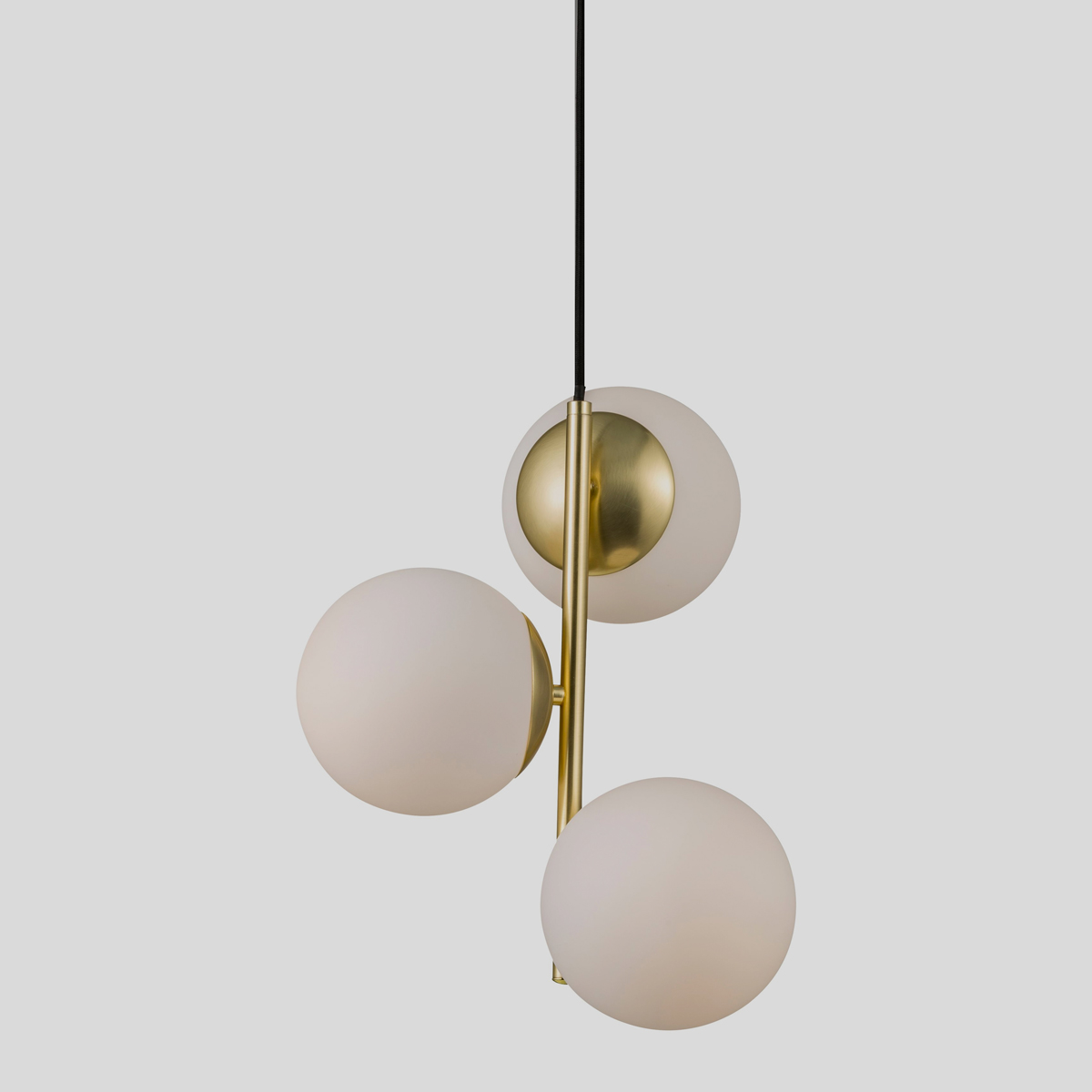 Deze prachtige Nordlux lamp is dimbaar, zodat je makkelijk verschillende sferen aan tafel creëert. 