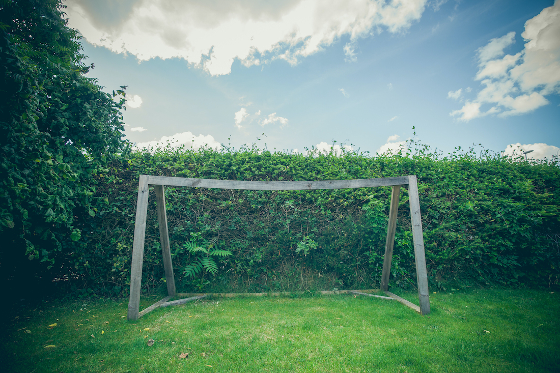 woonhome-voetbaldoel-goal-in-tuin-voetbalgoal-doeltje-doel-hout-1