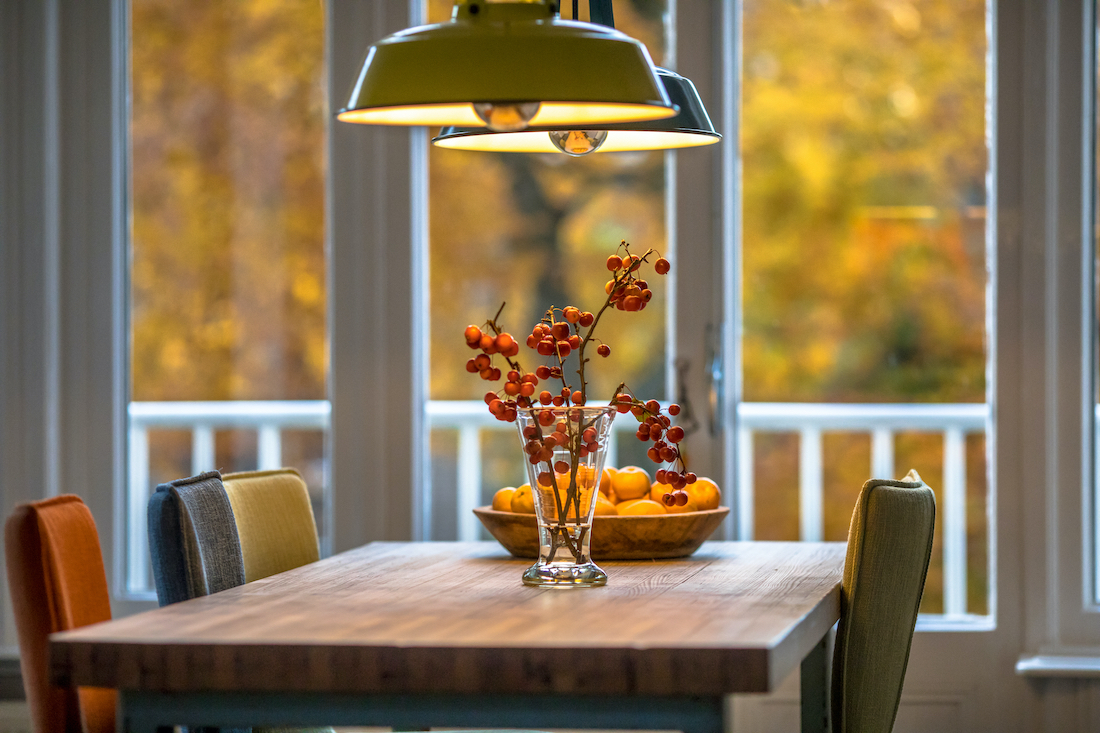 woonhome-eettafel-hanglampen-nederlands-huis-1