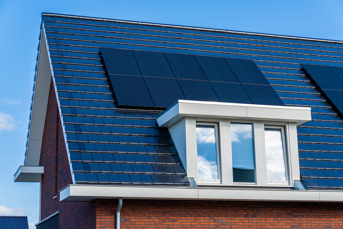 woonhome-huis-dak-met-zonnepanelen-1