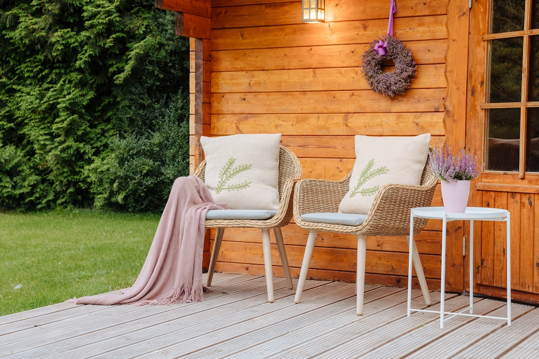 woonhome-rieten-riet-rotan-tuinstoel-met zitkussen-tuinstoelen-1