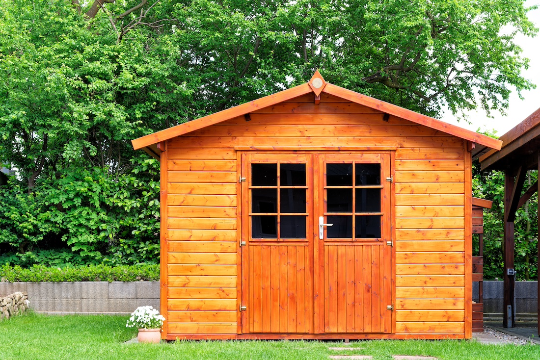 woonhome-tuin-huis-tuinhuis-dubbele-deuren-openslaande-deuren-houten-hout-tuinhuisje-1